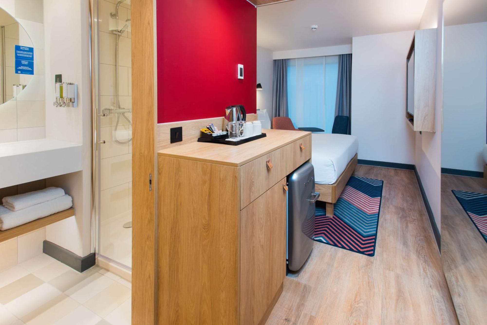 Hampton By Hilton Park Royal 3*