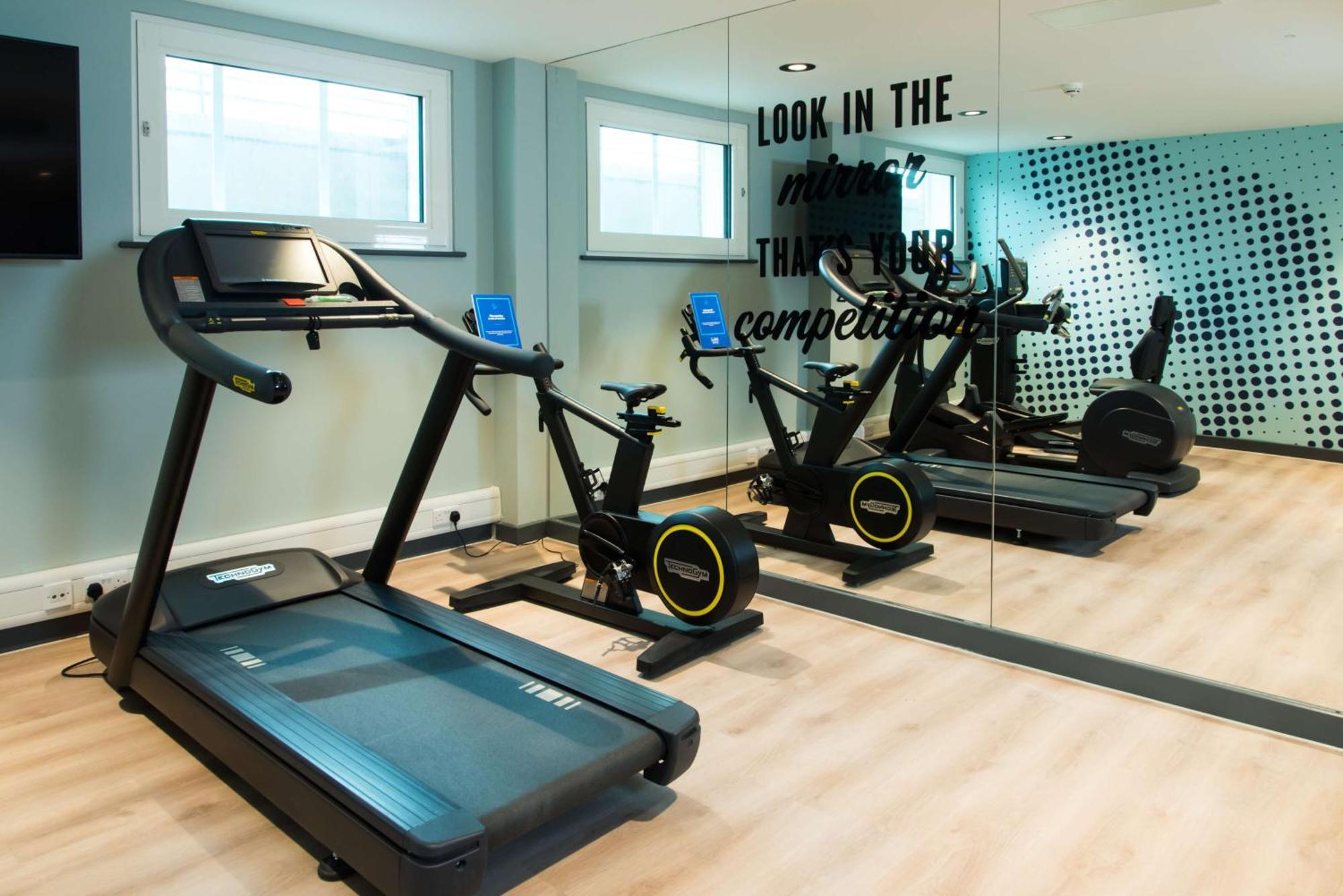 Hotel Hampton By Hilton Park Royal 3*