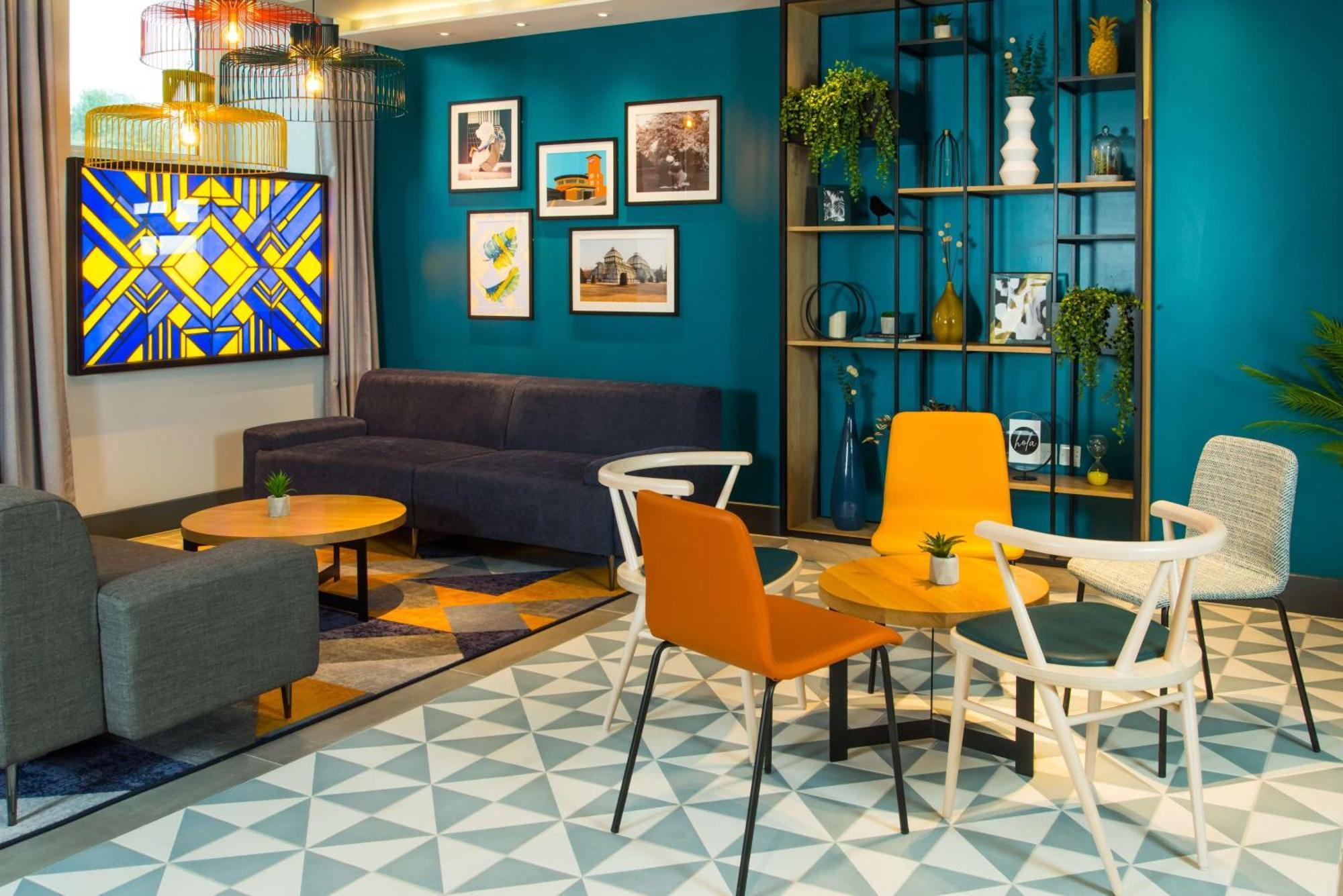 Hotel Hampton By Hilton Park Royal 3*