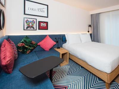 Hotel Hampton By Hilton Park Royal 3*
