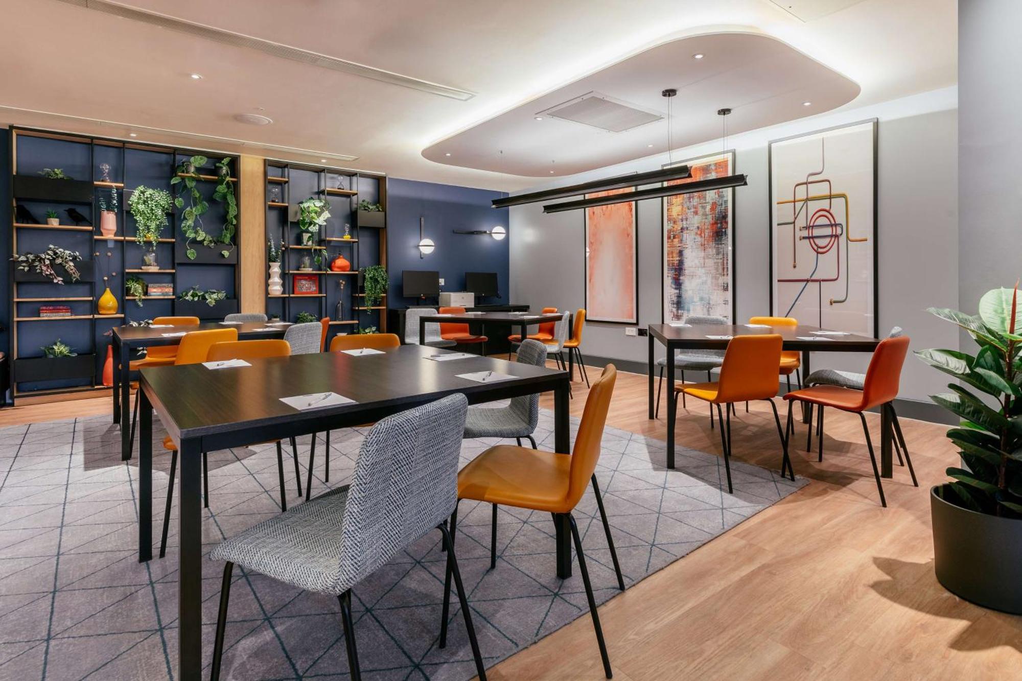 Hampton By Hilton Park Royal Hotel 3*